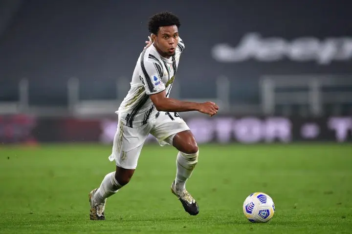Nuevo jugador de la Juventus da positivo en prueba de COVID-19