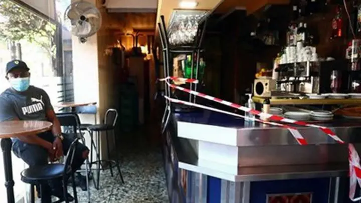 Un bar cerrado en Madrid.