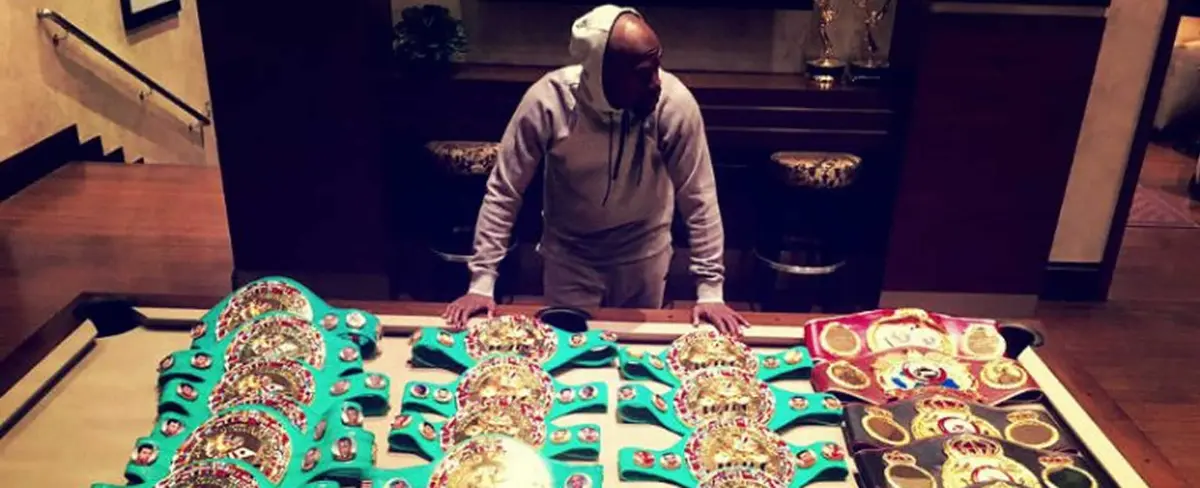 Mayweather: Con tantos cinturones “no existe eso de supercampeón”