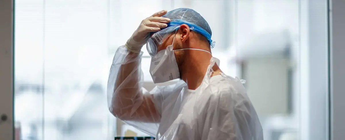 Estudio revela que el COVID puede dejar secuelas crónicas en el cerebro