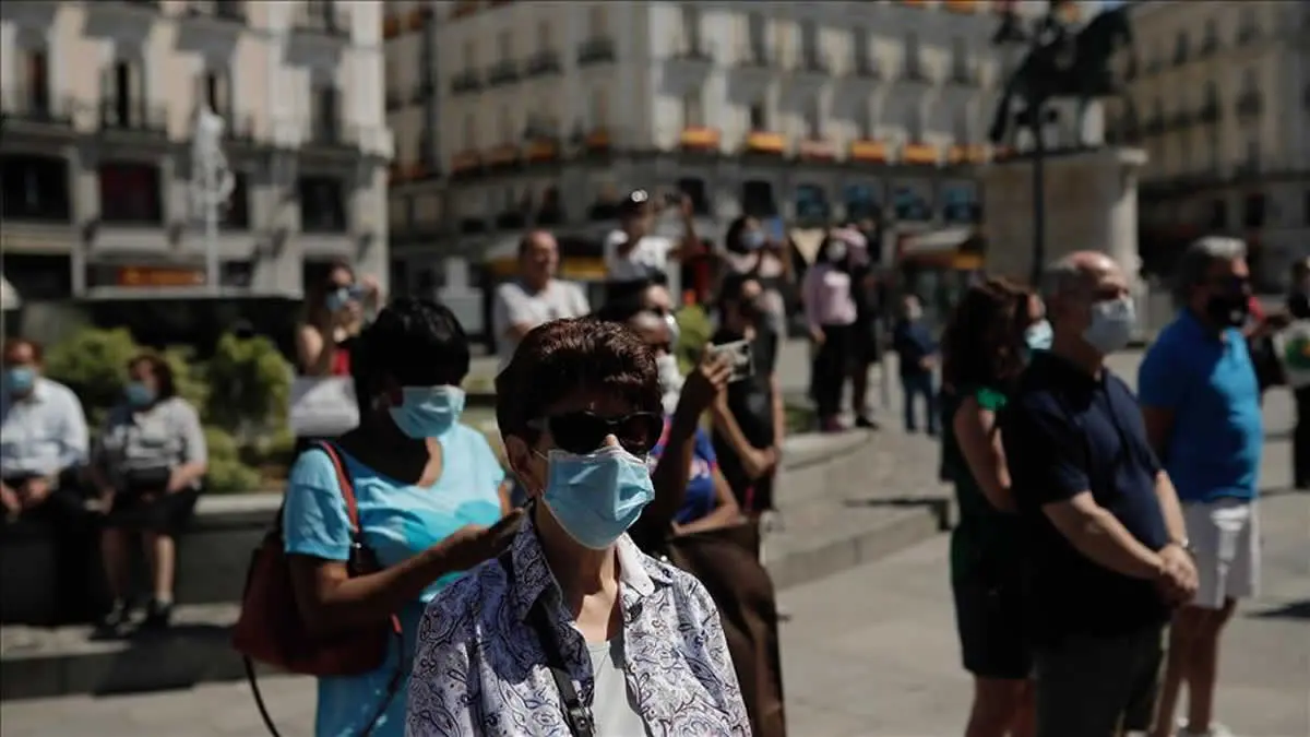 España supera el millón de contagiados por COVID pese a las restricciones