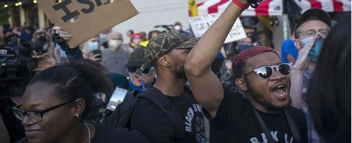 Arrestan a 91 personas en las protestas por crimen racial en Filadelfia, EE.UU