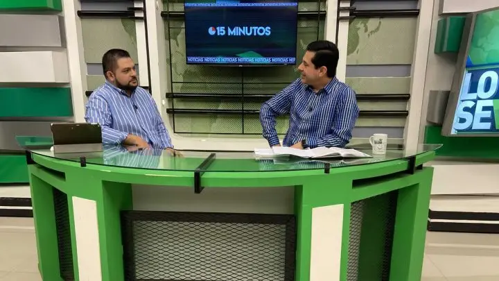Roberto Zúñiga entrevista al diputado Wálmaro Gutiérrez.