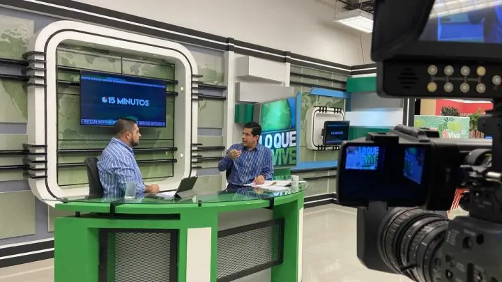 Roberto Zúñiga entrevista al diputado Wálmaro Gutiérrez.