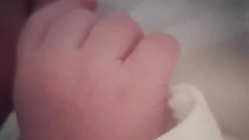 Blanca García subió foto de una de las manos de su bebé. Blanca García subió foto de una de las manos de su bebé.