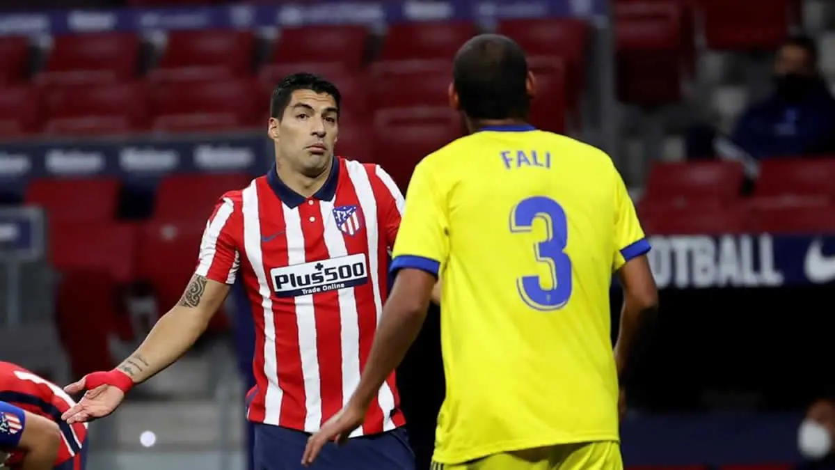 Luis Suárez da positivo por COVID-19 y se perderá el duelo contra el Barça