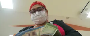 Trabajadores del Ministerio de Educación reciben pago de su aguinaldo adelantado