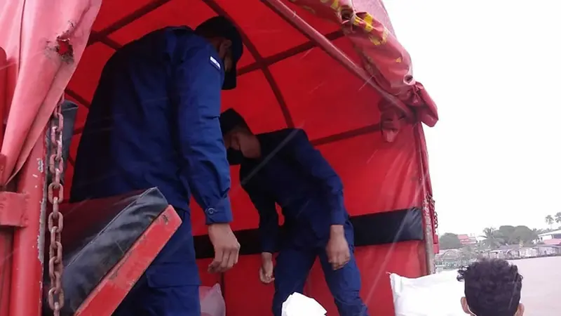 Esta ayuda fue embarcada en el muelle municipal de Bluefields. Esta ayuda fue embarcada en el muelle municipal de Bluefields.