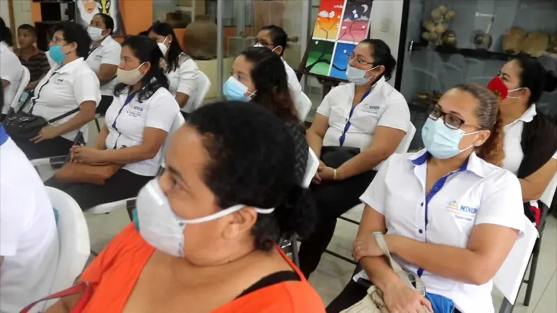 Docentes reciben reconocimiento en Nueva Guinea. Docentes reciben reconocimiento en Nueva Guinea.