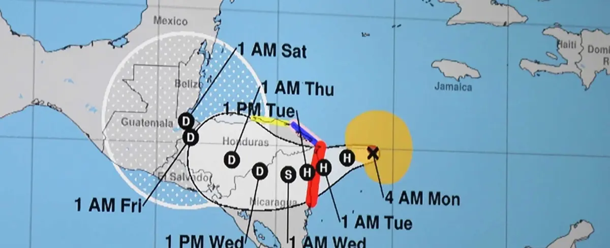 Huracán ETA llega a categoría 3 e impactará el país esta noche