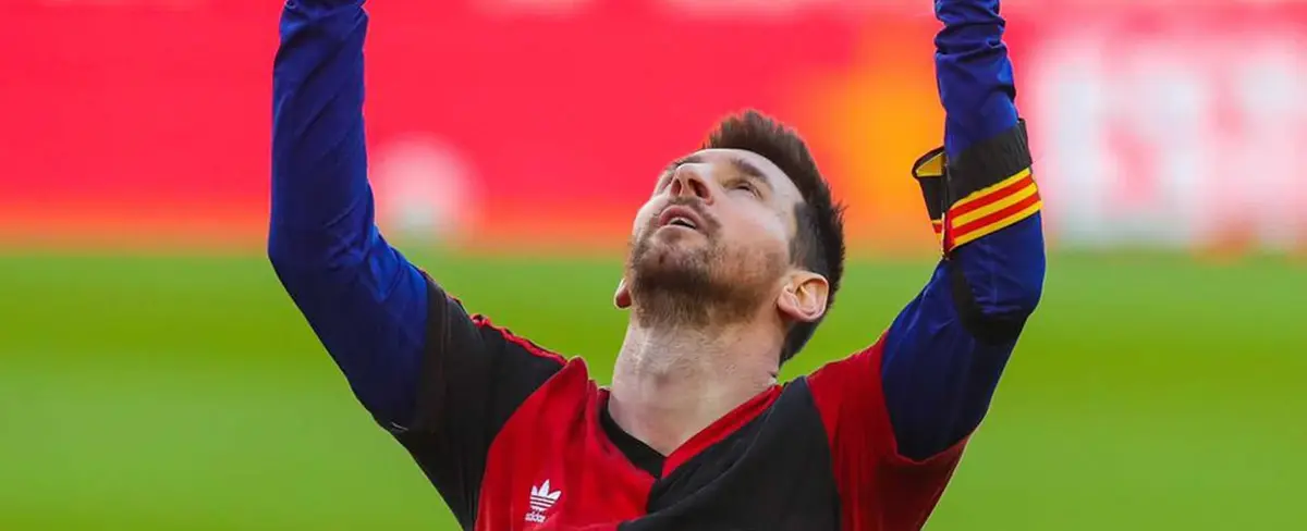 Messi rinde homenaje a Maradona costándole una multa al Barcelona