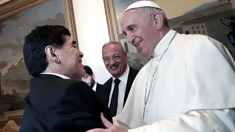 Papa Francisco recuerda con cariño los encuentros con Diego Maradona
