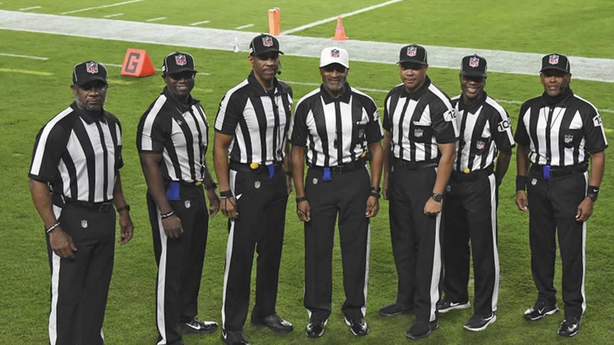 Primera cuadrilla arbitral de la NFL integrada por réferis afroamericanos