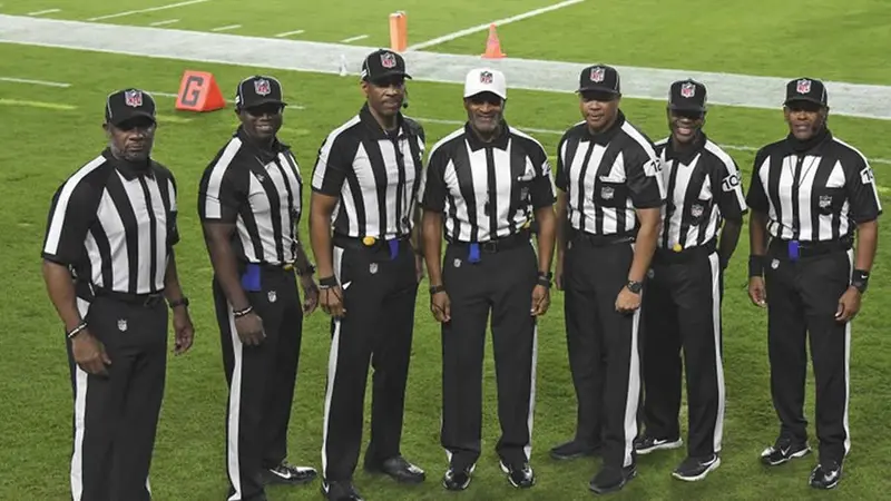 Primera cuadrilla arbitral de la NFL integrada por réferis afroamericanos