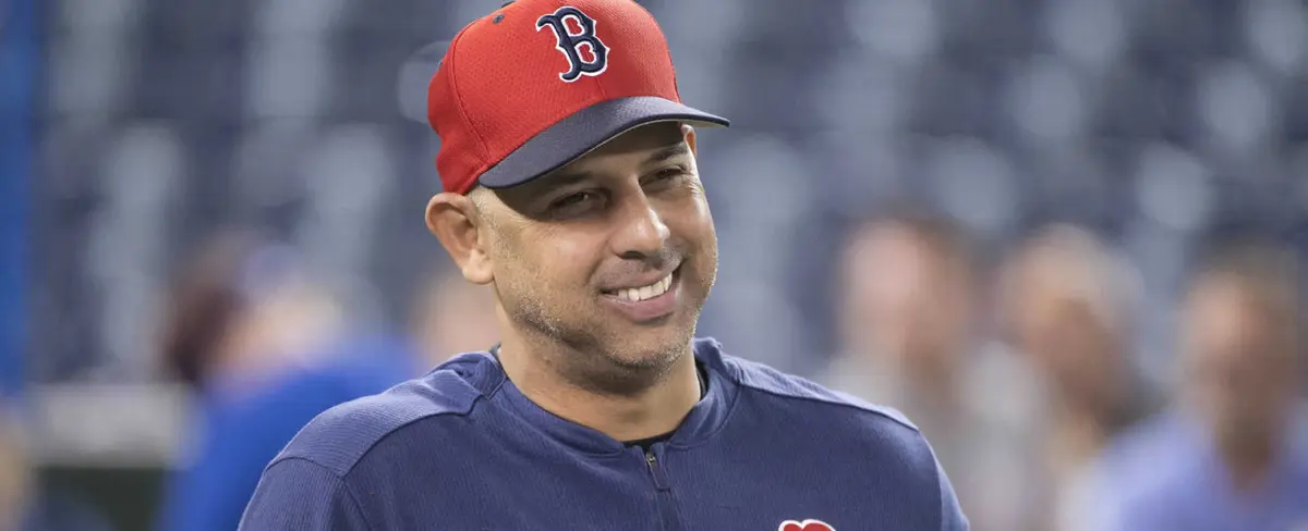 Medias Rojas de Boston recontratan a Alex Cora como su mánager