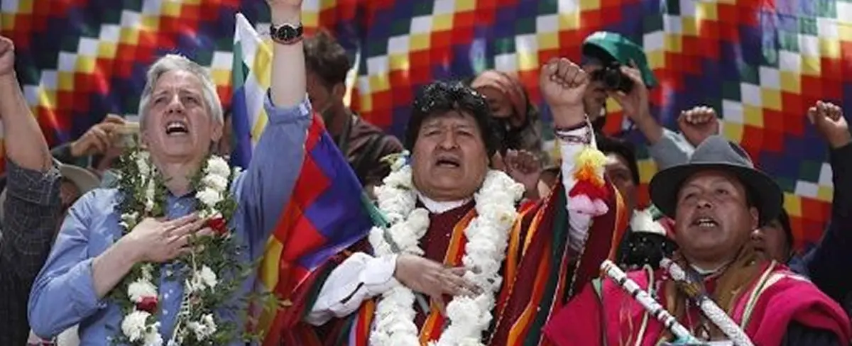 Multitudinaria bienvenida a Evo Morales en su regreso a Bolivia