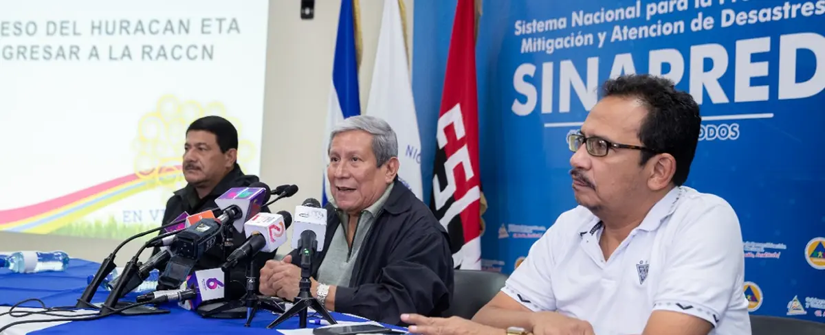 Huracán ETA se degrada a categoría 2 tras tocar tierra en Nicaragua