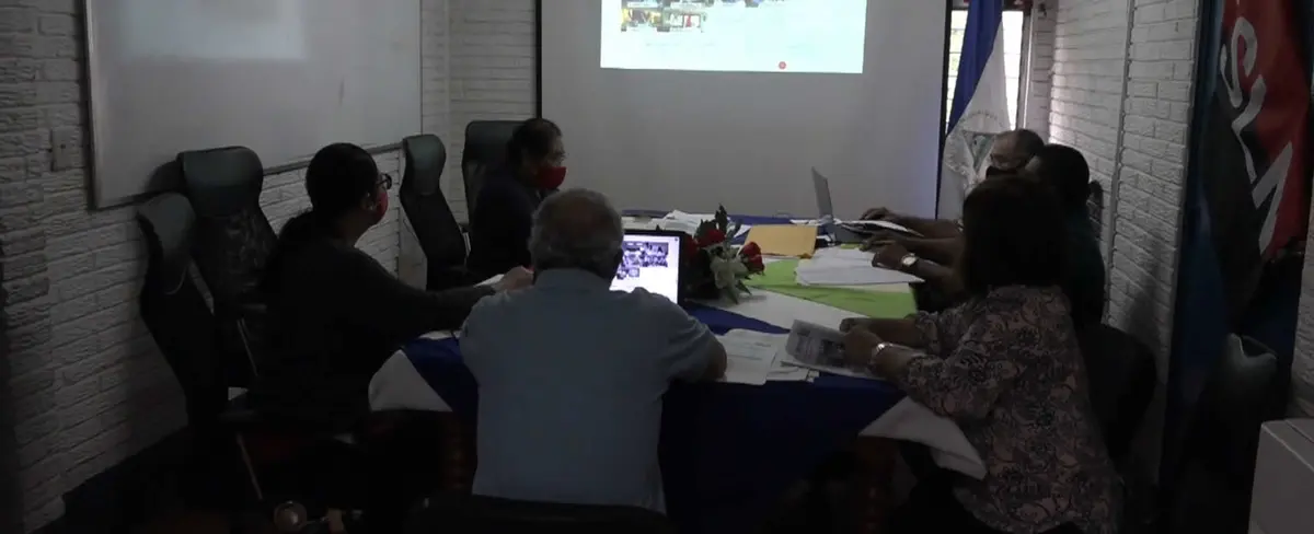 MINED evalúa proyectos de la Feria Científica para escoger ganador a nivel nacional
