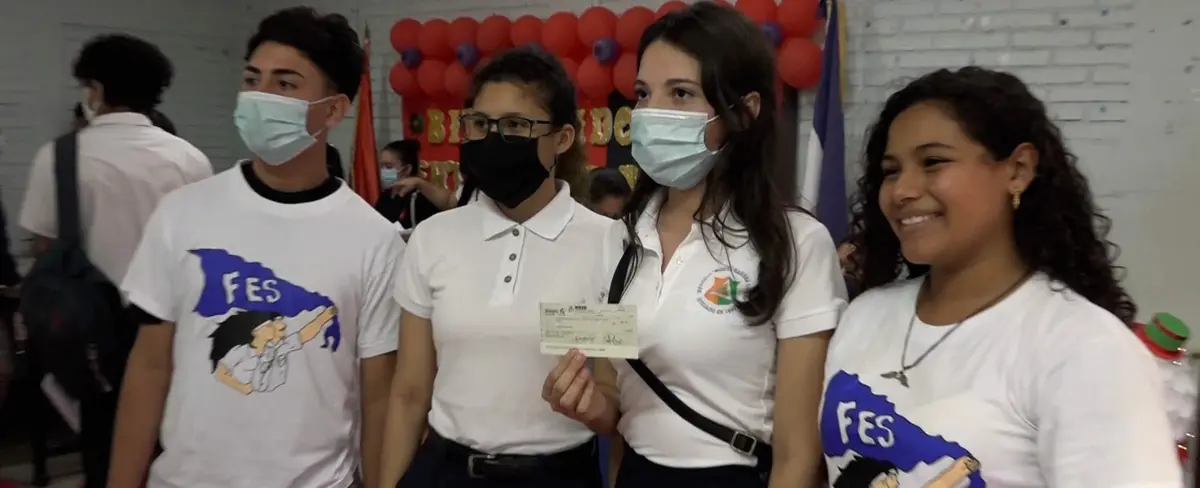 Gobierno entrega 70 millones de córdobas a bachilleres de Managua
