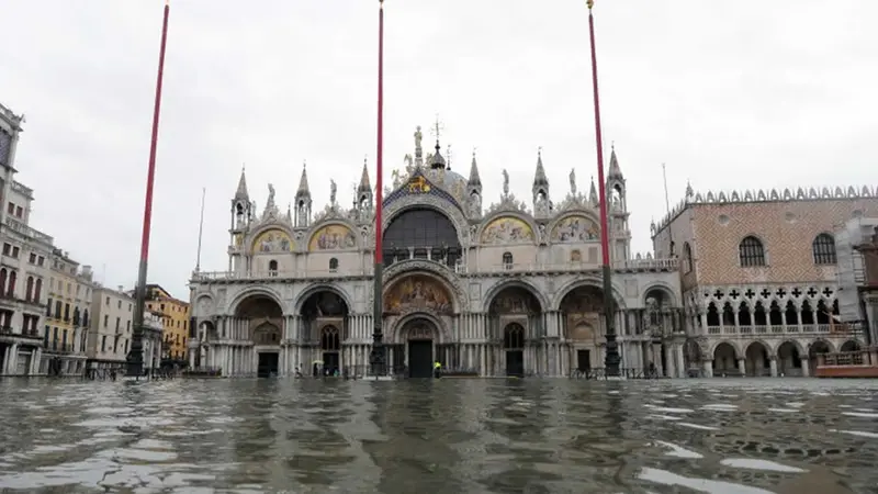 Centro Histórico de Venecia anegado por mareas altas
