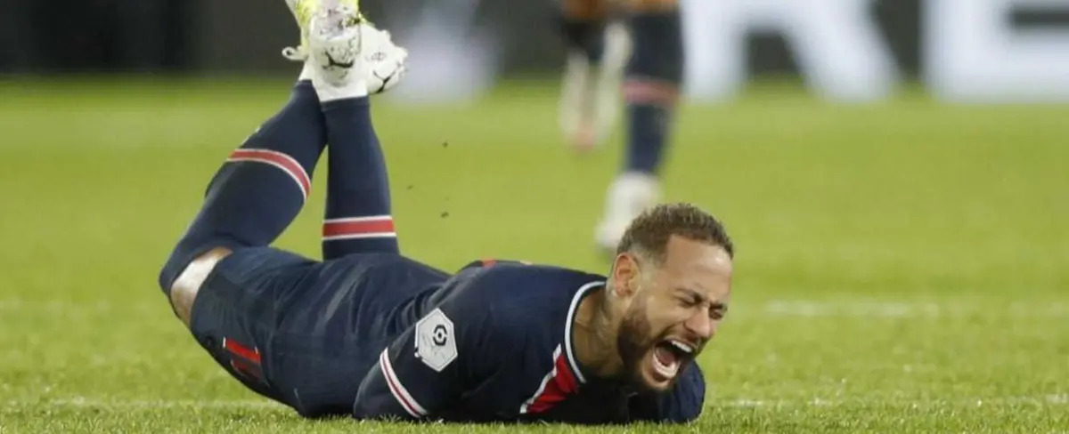Neymar se lesiona y le cuesta la victoria al PSG ante Lyon