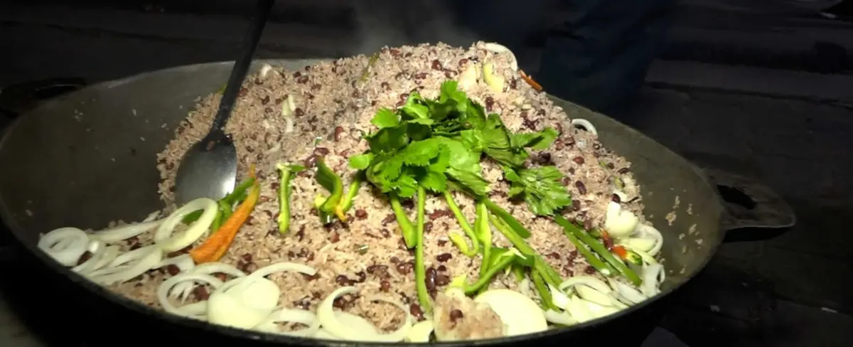 Estelianos preparan el gallo pinto más grande de Nicaragua
