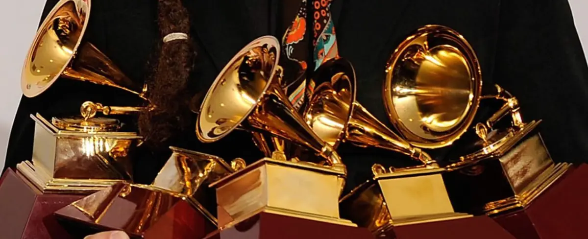 Cambia transmisión original de los Grammy por posible aumento de casos por COVID-19