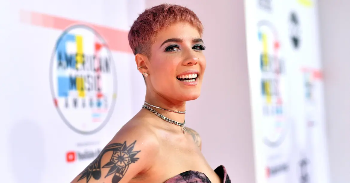 ¡Enhorabuena! La estrella del Pop, Halsey, anuncia su embarazo