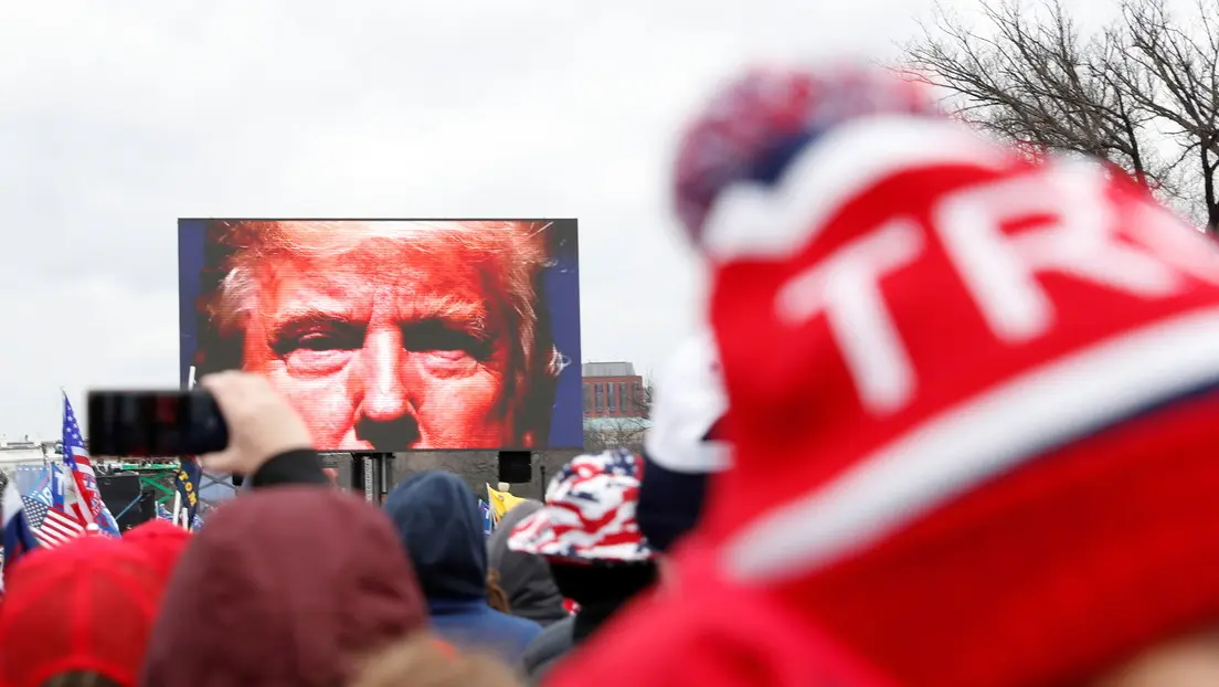 Google suspende Parler, la red social entre los seguidores de Trump