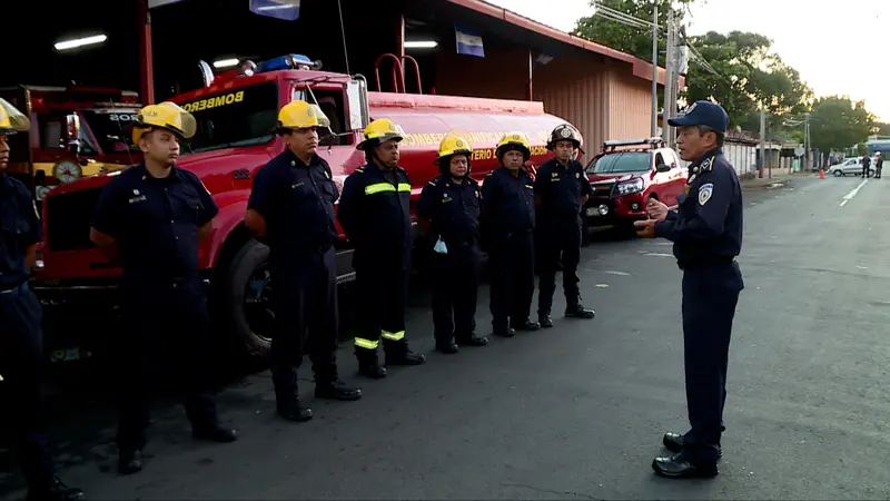 Bomberos preparados para atender en La Trinidad.