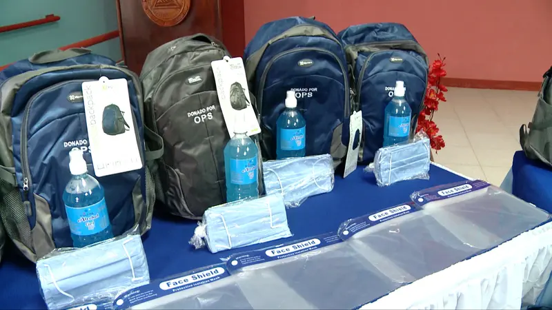 Médicos y enfermeros reciben medios de protección por parte de la OPS