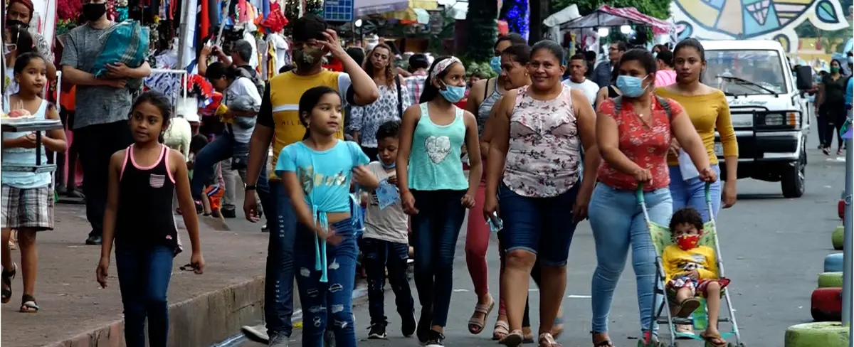 Familias disfrutan del primer fin de semana visitando el Puerto Salvador Allende