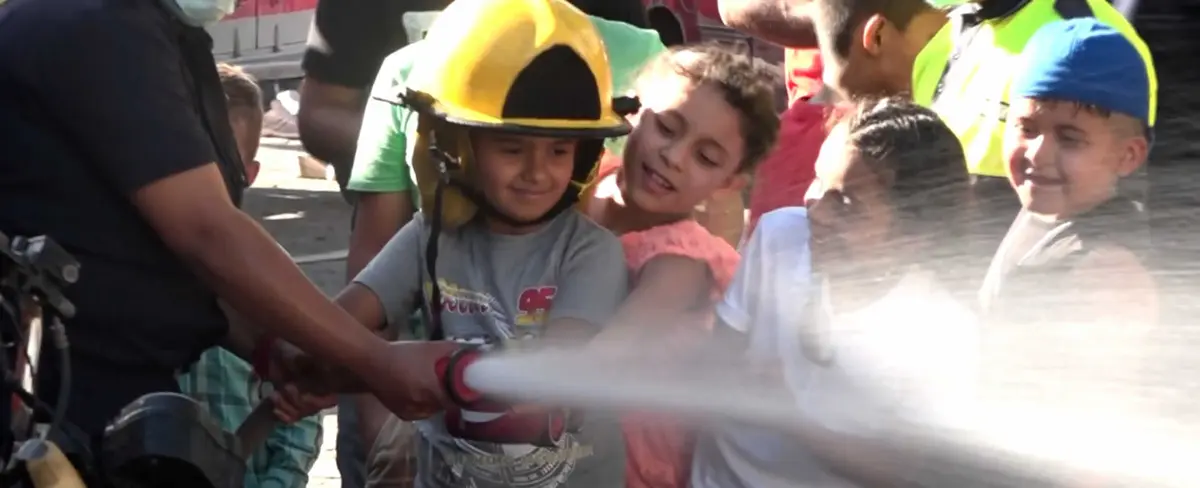Mimados de la Revolución disfrutan ser bomberos por un día en Estelí