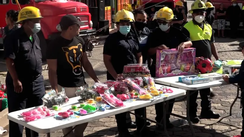 Demostración de equipos bomberiles.