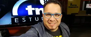 Óscar Ortiz saca a flote sus dotes de cantante