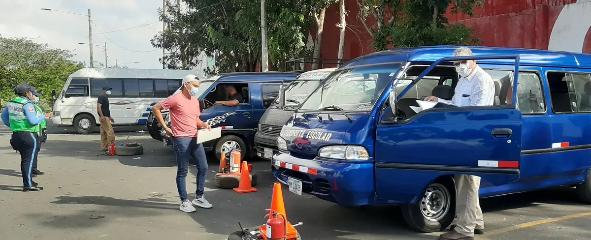 Policía Nacional de Masaya inspecciona transporte escolar