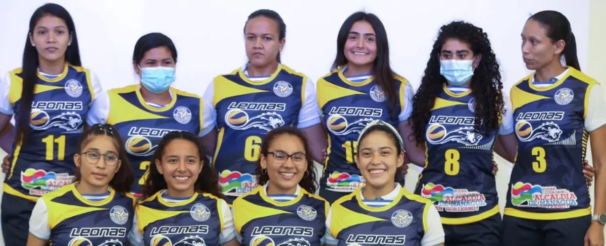 Presentan a las Leonas Azules de voleibol