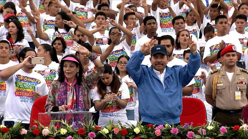 Comandante Daniel y la Compañera Rosario.
