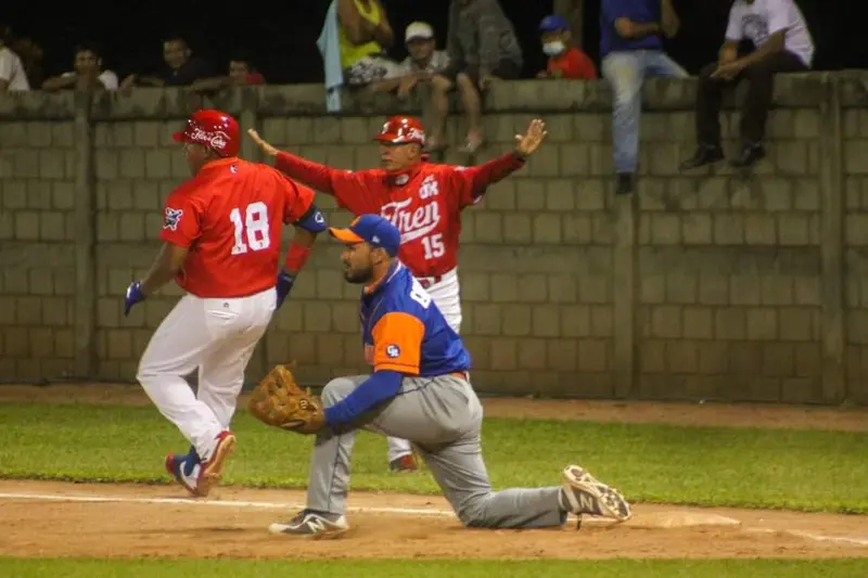 ¡Juego reñido! Tigres y Gigantes se disputan para la Final de la Liga Profesional