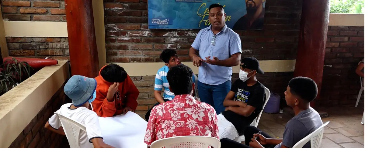 MINJUVE promueve formación creativa con jóvenes en riesgo