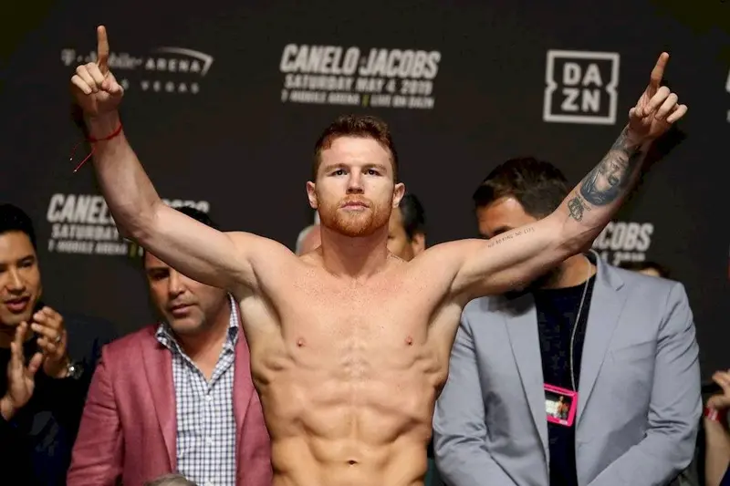 Canelo Álvarez asegura ser superior a Yildirim previo a su pelea en Miami