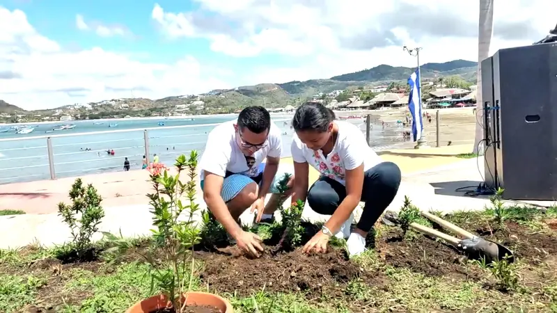Militantes sandinistas honran al General Sandino en San Juan del Sur