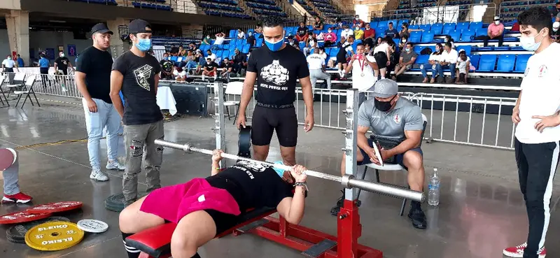 Powerlifting reúne a los más fuertes de Nicaragua