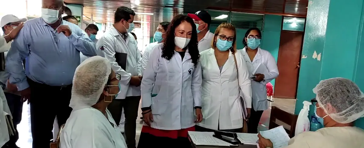 Asesora de salud certifica calidad medica en hospital de Rivas