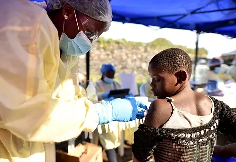 Refuerzan vigilancia sobre brote de ébola tras segunda muerte en Congo