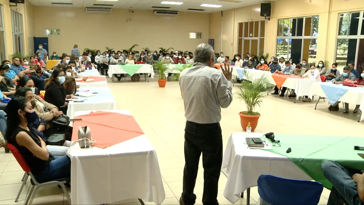 Jóvenes estudian regulación de la Ley de Ciberdelitos en Nicaragua