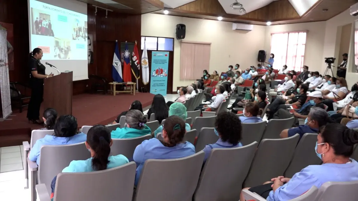 Médicos nicaragüenses fortalecen estrategias en el área de nefrología en Taiwán