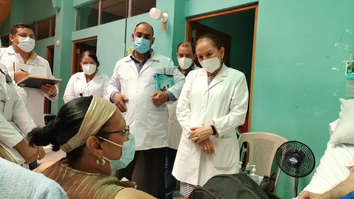 Doctora Sonia Castro supervisa atención en el Hospital Alfonso Moncada de Ocotal