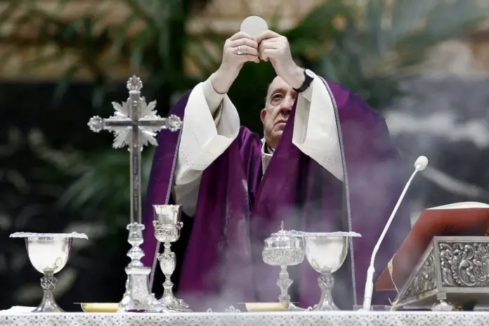 Papa Francisco adapta la misa del Miércoles de Cenizas por la COVID-19