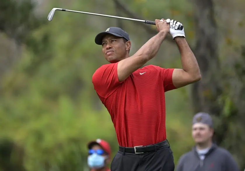 Tiger Woods es hospitalizado tras grave accidente automovilístico en California